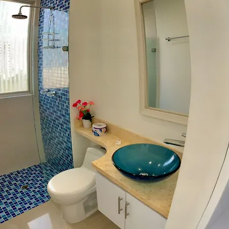 Apartamento 2p1-32 De 2 Alcobas Frente Al Mar Con Aire Acondicionado Y Wifi